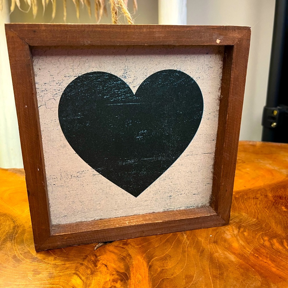 Farmhouse Heart Frame Decor 7x7